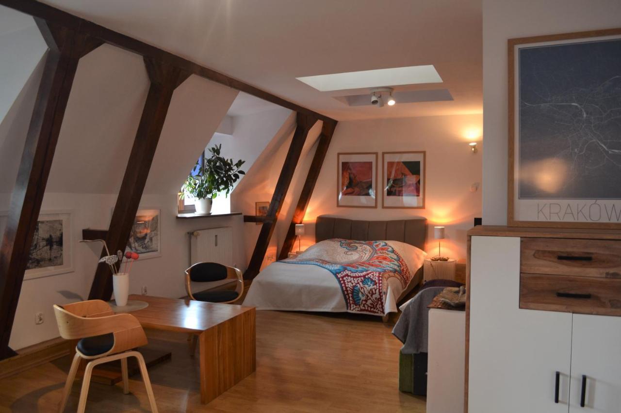 Studio Apartment